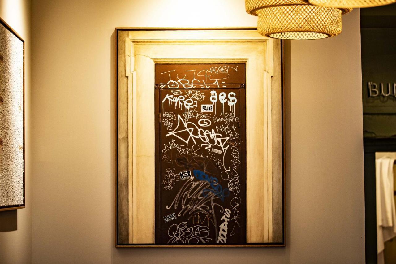 Hotel Taggat Лион Екстериор снимка