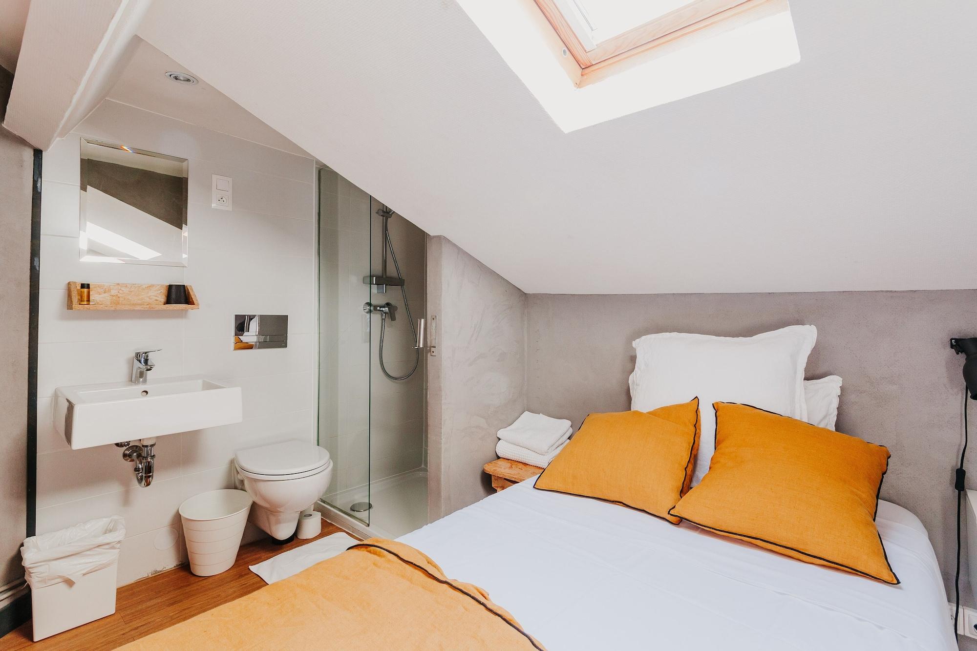 Hotel Taggat Лион Екстериор снимка