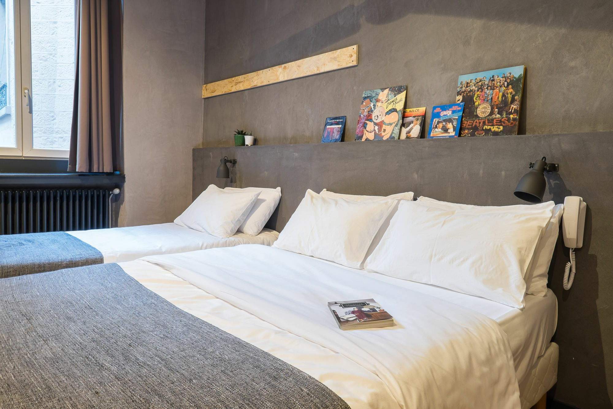 Hotel Taggat Лион Екстериор снимка