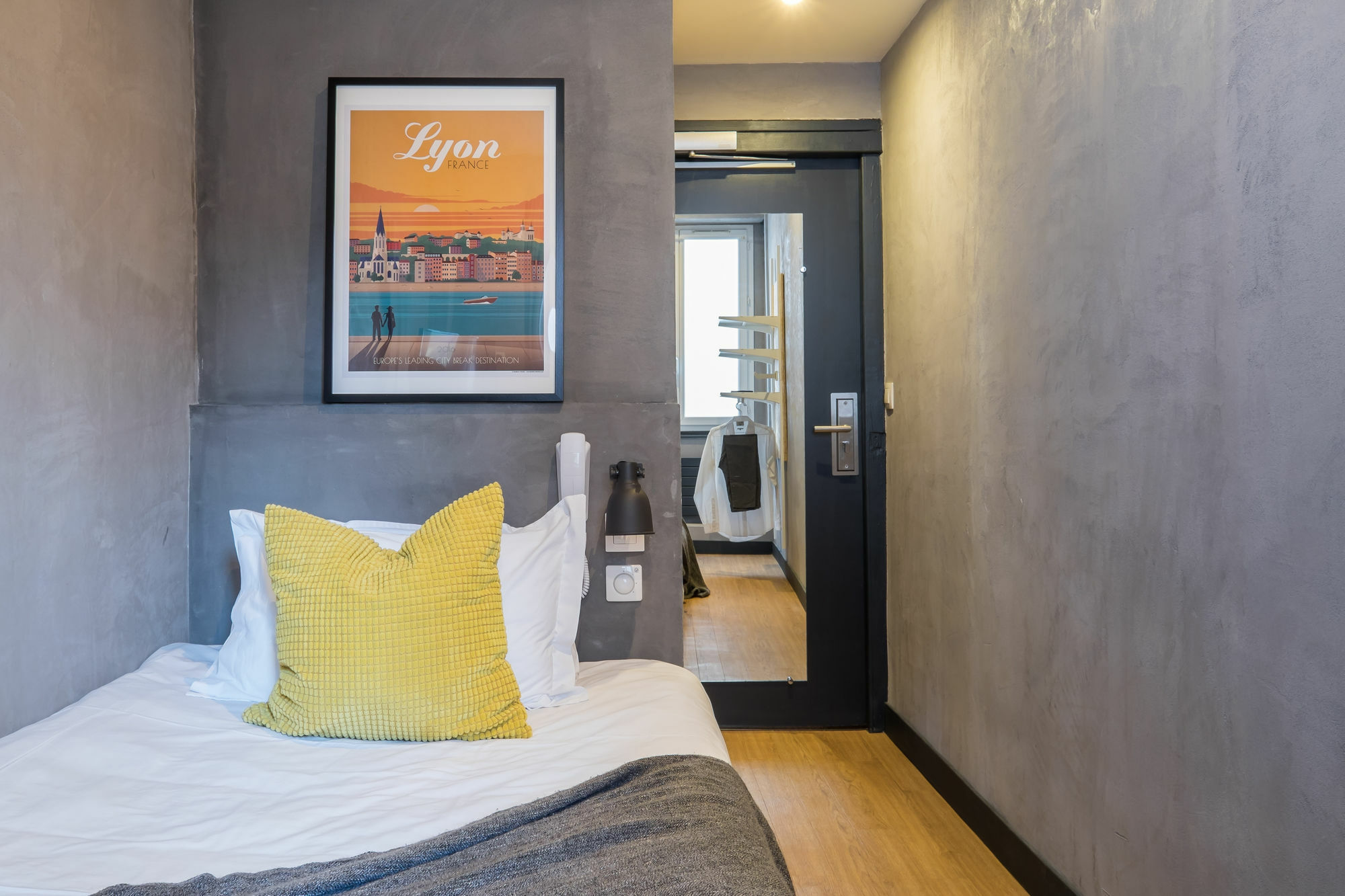 Hotel Taggat Лион Екстериор снимка