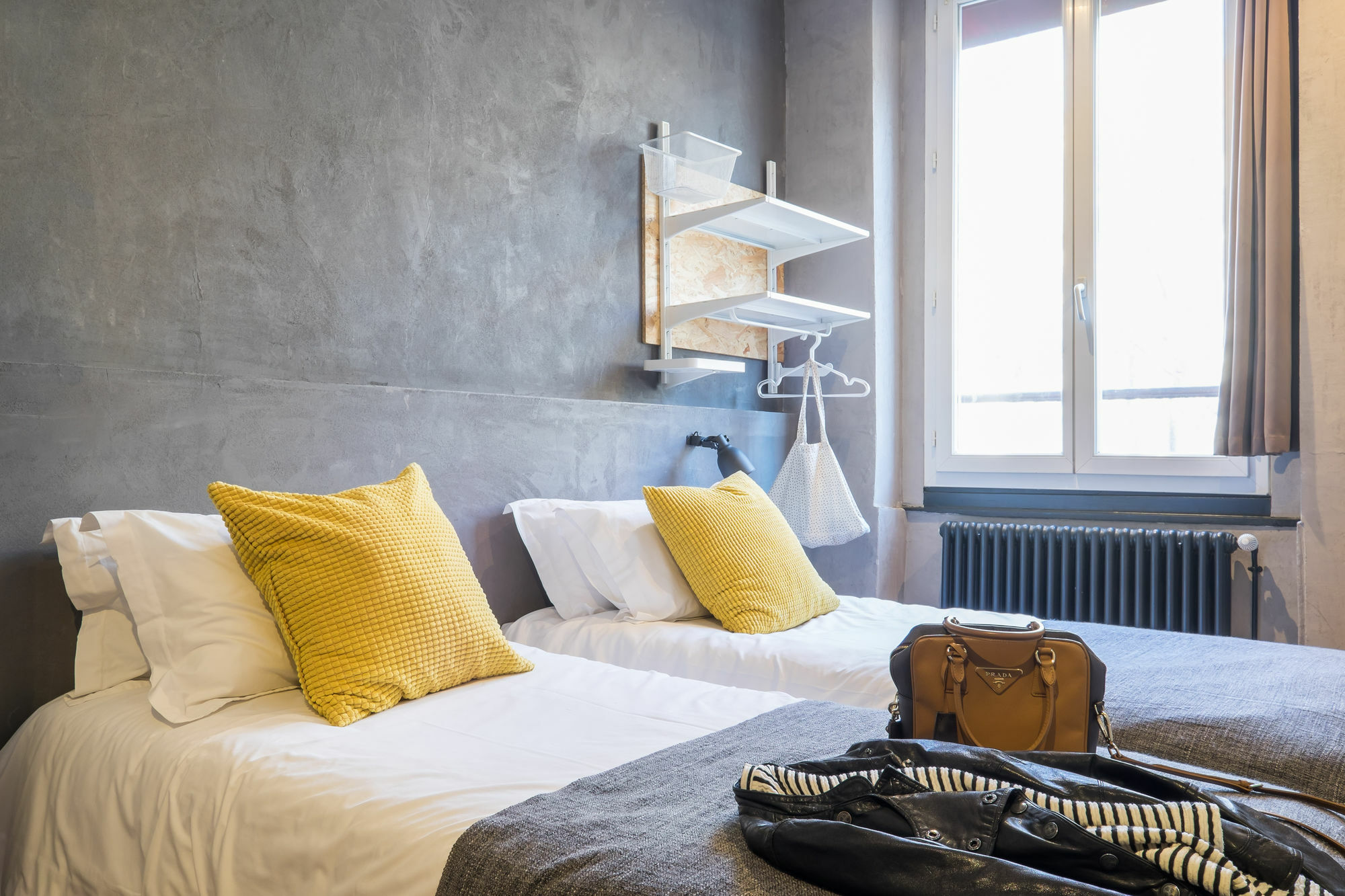 Hotel Taggat Лион Екстериор снимка